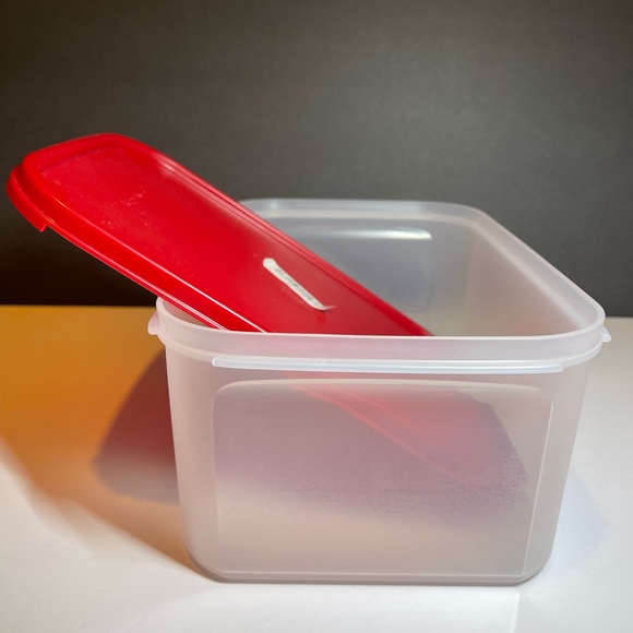 Tupperware container with red lid - Picture 3 of 6